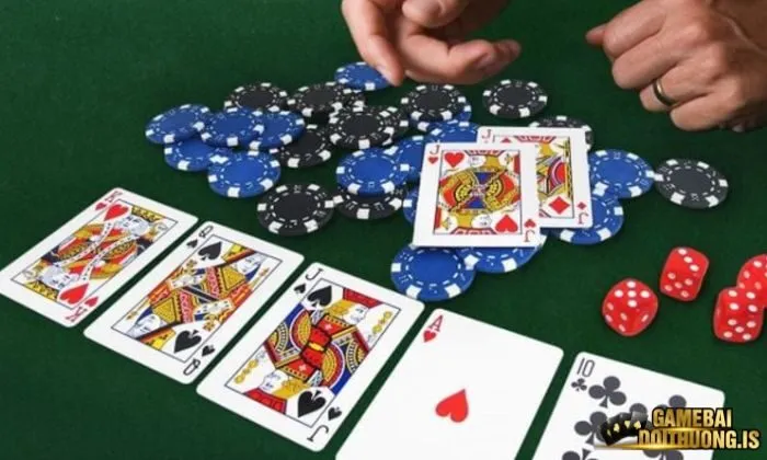 Xì dách Ric Trò chơi sẽ được bắt đầu sau khi mỗi người chơi đặt cược